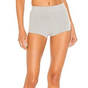 Ballet Rib Short in Medium Heather Grey
Spiritual Gangster